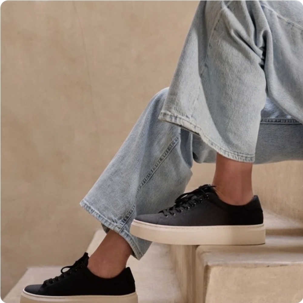 Abeo Black and White Women's Sneakers